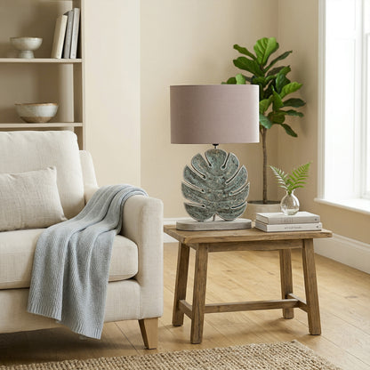 Carved Table Lamp "Banyu" - Distressed Green